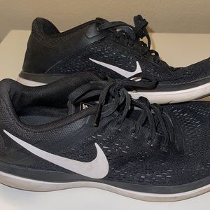 NIKE FLEX RUNNING SHOE